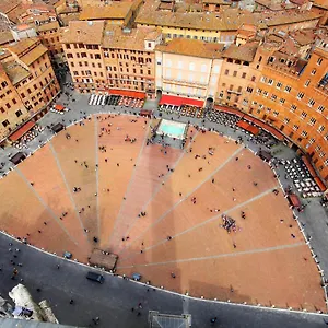 Stilmoderno In Siena's Historic Center, Just Steps From Piazza Del Campo Appartamento