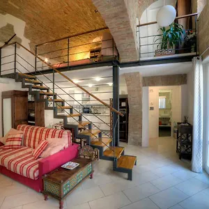  Apartment Stilnuovo Charming Apartment In Siena'S Historic Center, Very Close To Piazza Del Campo